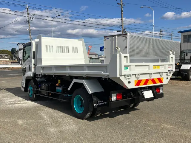 いすゞ フォワード 2PG-FRR90S3(2WD)の写真4