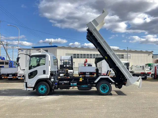 いすゞ フォワード 2PG-FRR90S3(2WD)の写真7