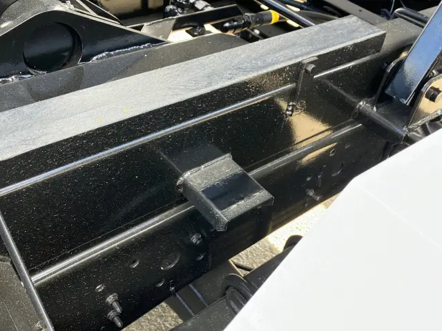 いすゞ フォワード 2PG-FRR90S3(2WD)の写真14