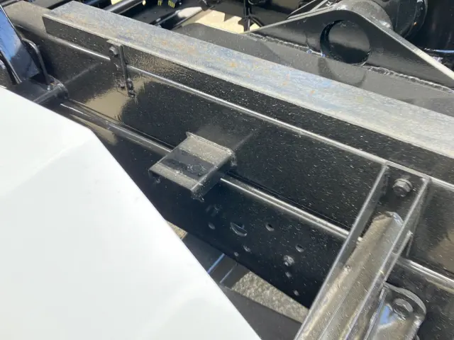 いすゞ フォワード 2PG-FRR90S3(2WD)の写真15