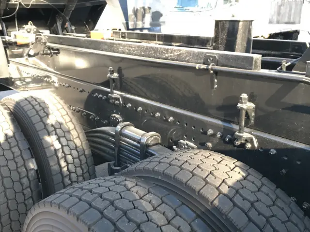 日野 プロフィア 2DG-FS1AHE(6x4)の写真19