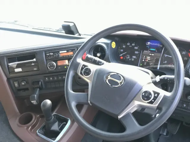 日野 プロフィア 2DG-FS1AHE(6x4)の写真24