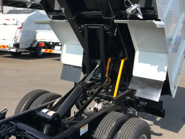 三菱 キャンター 2RG-FBA60(2WD)の写真17