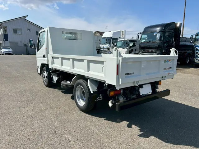 三菱 キャンター 2RG-FBA60(2WD)の写真4