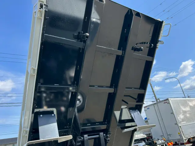 三菱 キャンター 2RG-FBA60(2WD)の写真12