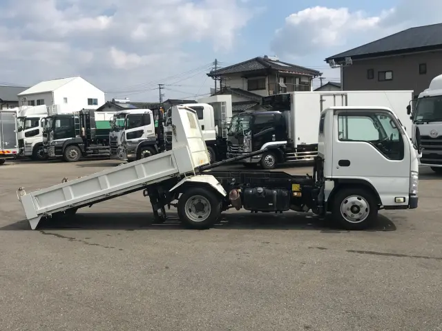 いすゞ エルフ TKG-NKR85AN(2WD)の写真6