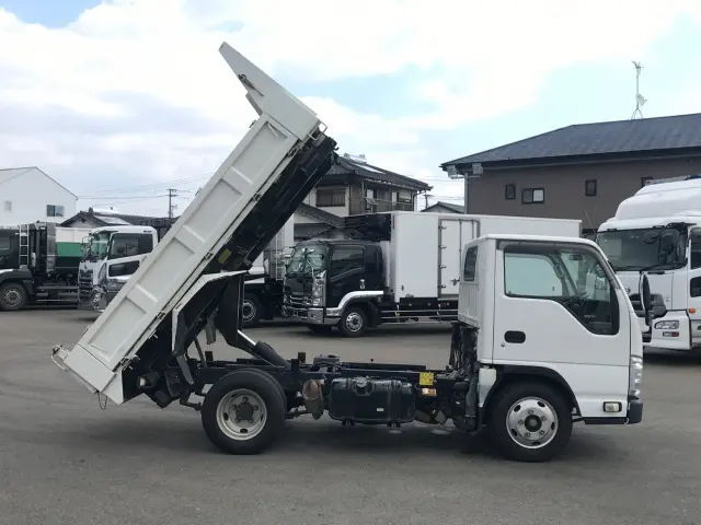 いすゞ エルフ TKG-NKR85AN(2WD)の写真8