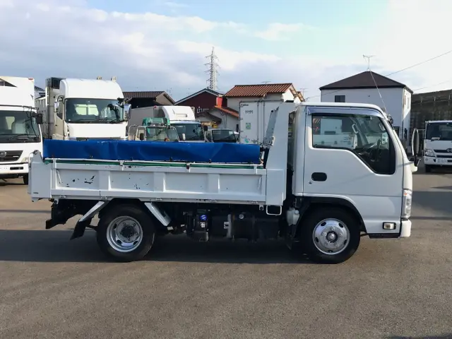 いすゞ エルフ 2RG-NKR88AD(2WD)の写真8