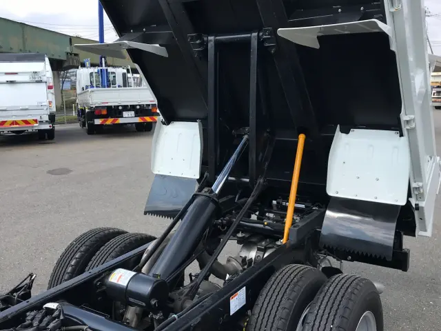 三菱 キャンター 2RG-FBA60(2WD)の写真13