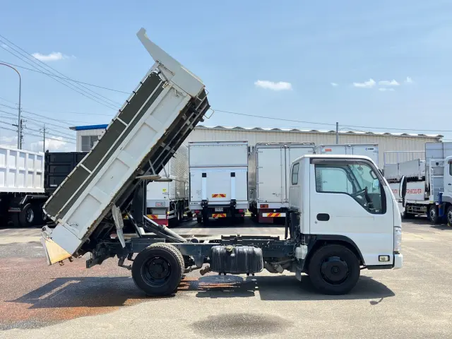 いすゞ エルフ TPG-NKR85AD(2WD)の写真6