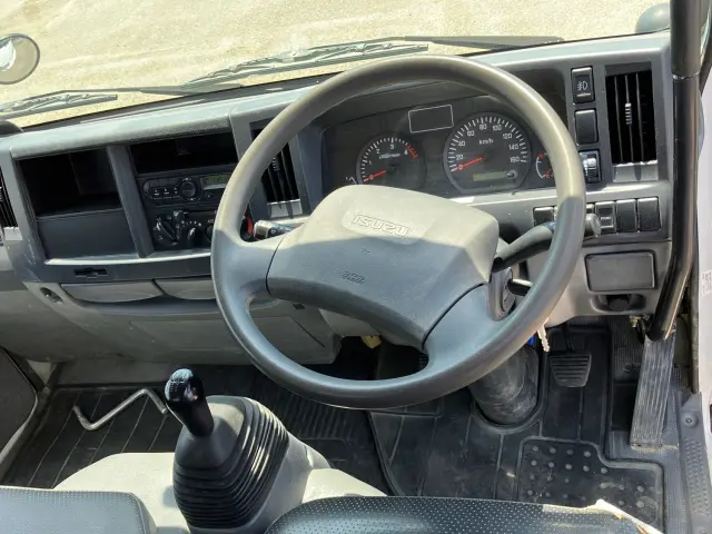 いすゞ エルフ TPG-NKR85AD(2WD)の写真21