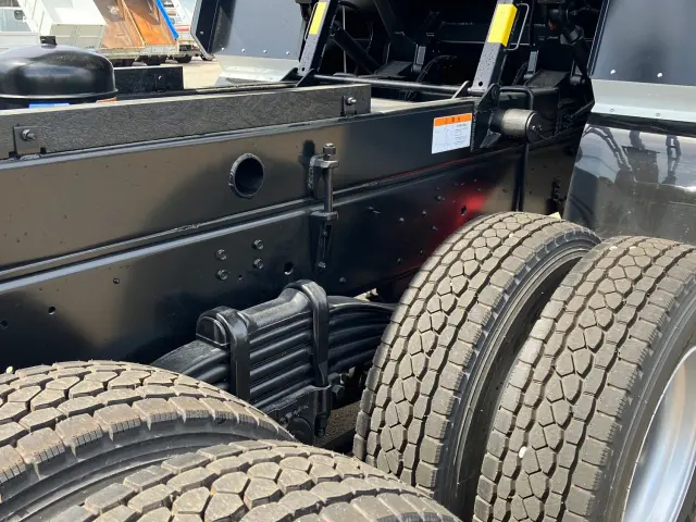 いすゞ ギガ 2RG-CXZ77DT(6x4)の写真14