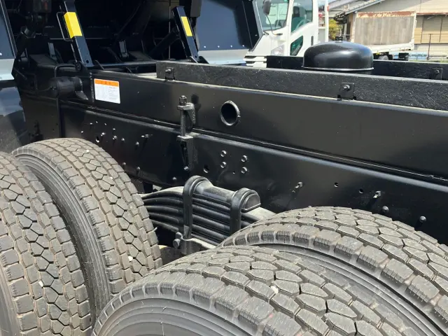 いすゞ ギガ 2RG-CXZ77DT(6x4)の写真15