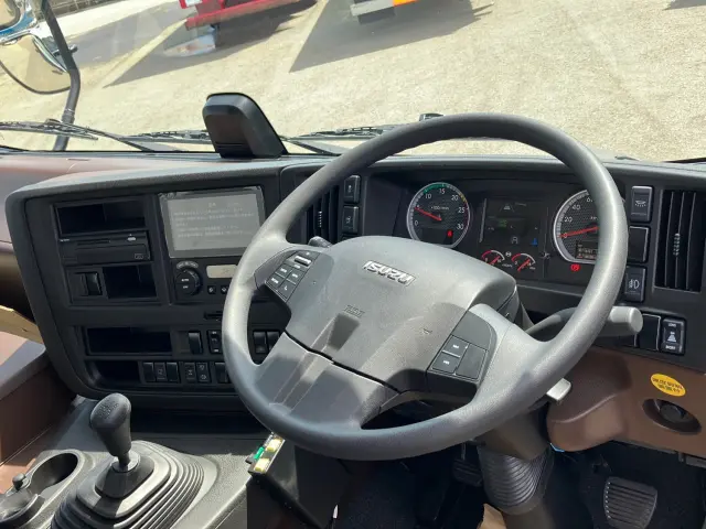 いすゞ ギガ 2RG-CXZ77DT(6x4)の写真21