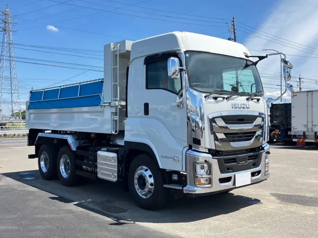 いすゞ ギガ 2RG-CXZ77DT(6x4)の写真2