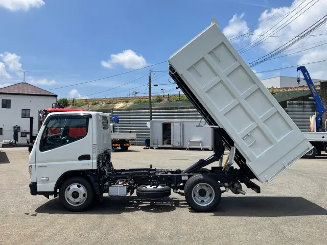 三菱 キャンター 2RG-FBA60(2WD)の写真5