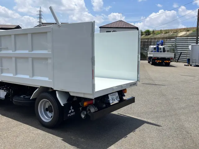 三菱 キャンター 2RG-FBA60(2WD)の写真15