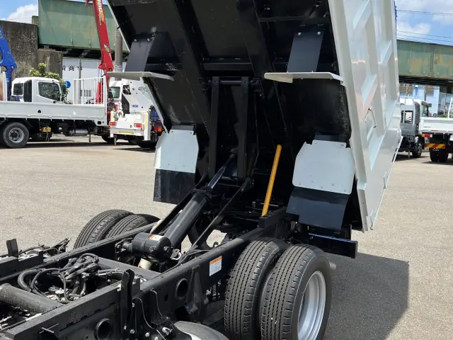三菱 キャンター 2RG-FBA60(2WD)の写真17