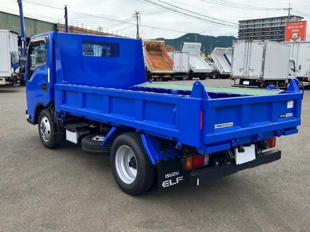 いすゞ エルフ 2RG-NKR88AT(2WD)の写真4