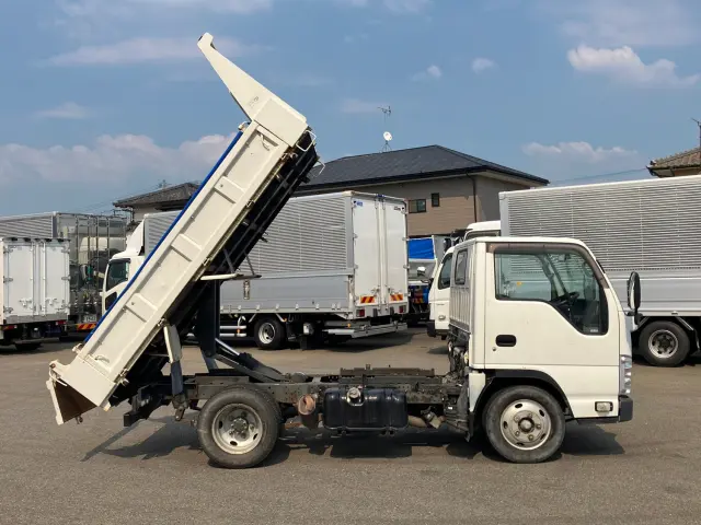 いすゞ エルフ TKG-NKR85AN(2WD)の写真6