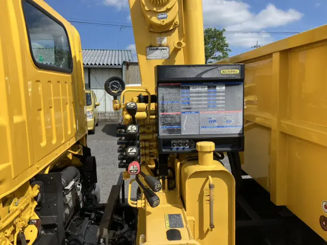 いすゞ エルフ TRG-NMR85AN(2WD)の写真12