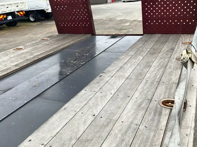 三菱 ファイター 2DG-FQ62F(6x4)の写真9