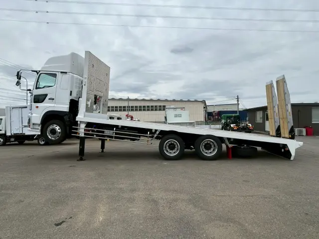 日野 プロフィア 2DG-FS1AJE(6x4)の写真5