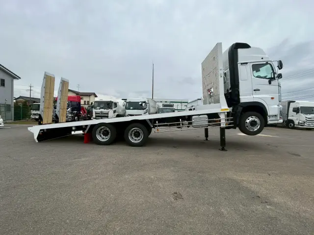 日野 プロフィア 2DG-FS1AJE(6x4)の写真6