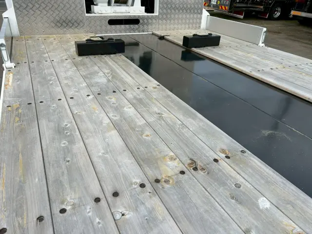 日野 プロフィア 2DG-FS1AJE(6x4)の写真12