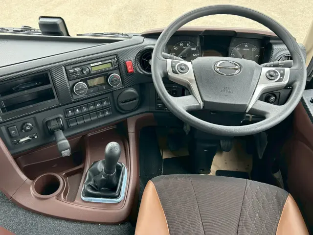 日野 プロフィア 2DG-FS1AJE(6x4)の写真23