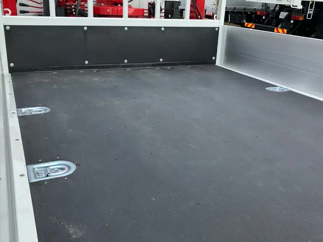 三菱 キャンター 2RG-FEB80(2WD)の写真8