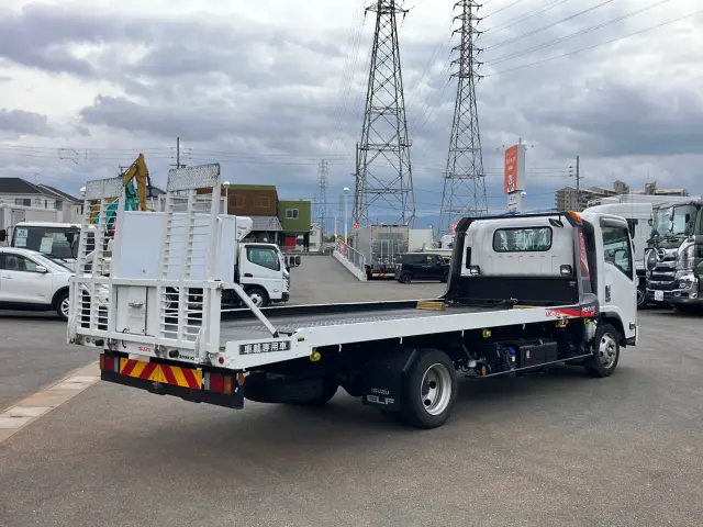 いすゞ エルフ 2RG-NPR88AN(2WD)の写真3