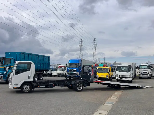 いすゞ エルフ 2RG-NPR88AN(2WD)の写真5