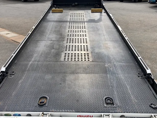 いすゞ エルフ 2RG-NPR88AN(2WD)の写真9