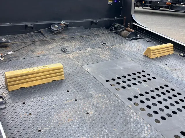 いすゞ エルフ 2RG-NPR88AN(2WD)の写真10