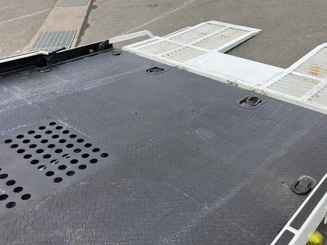 いすゞ エルフ 2RG-NPR88AN(2WD)の写真12