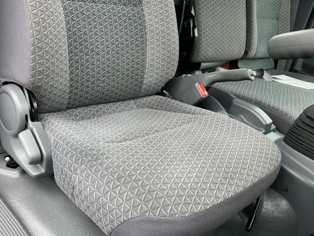 いすゞ エルフ 2RG-NPR88AN(2WD)の写真20