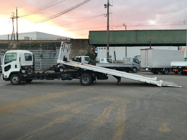 いすゞ フォワード TKG-FRR90S1(2WD)の写真5