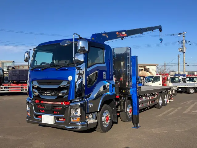 いすゞ ギガ 2PG-CYH77D(8x4)の写真1