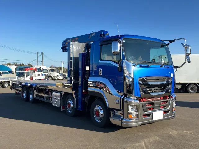 いすゞ ギガ 2PG-CYH77D(8x4)の写真2