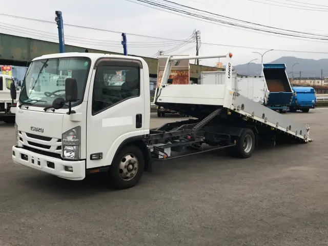 いすゞ エルフ TRG-NPR85AN(2WD)の写真1