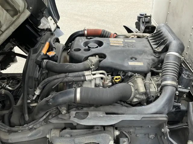 いすゞ エルフ BKG-NLR85AN(2WD)の写真12
