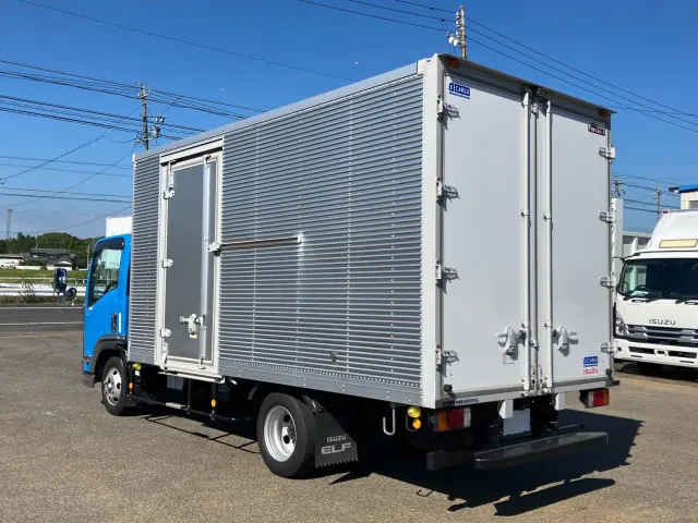 いすゞ エルフ 2RG-NPR88AN(2WD)の写真4