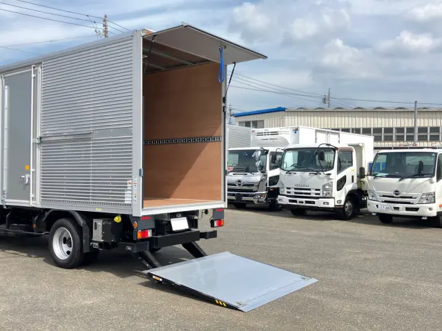 三菱 キャンター 2RG-FEAV0(2WD)の写真11