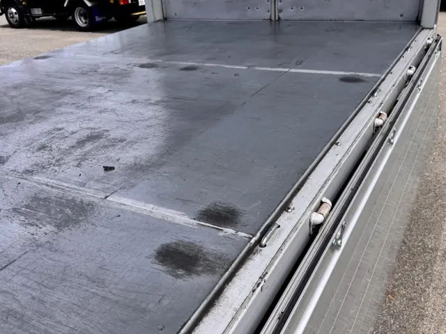 三菱 キャンター TPG-FEB80(2WD)の写真12