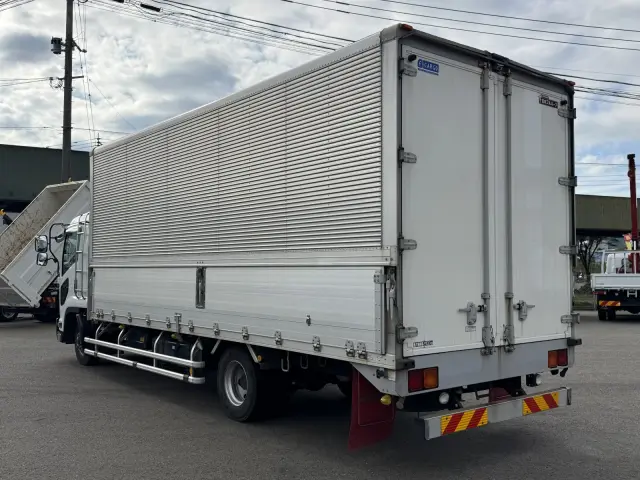 いすゞ フォワード TKG-FRR90T2(2WD)の写真4