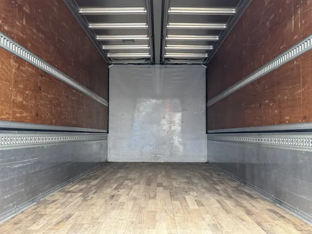 いすゞ フォワード TKG-FRR90T2(2WD)の写真10