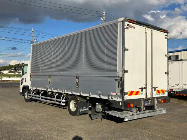 いすゞ フォワード TKG-FRR90T2(2WD)の写真4