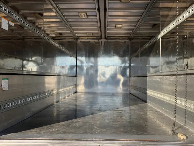 いすゞ フォワード TKG-FRR90T2(2WD)の写真10