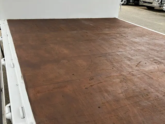 いすゞ エルフ 2RG-NPR88YN(2WD)の写真11